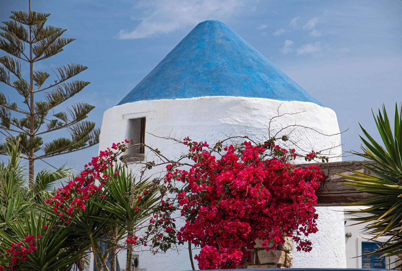 Why You Should Book Your Car Rental in Paros Early. The Benefits of Early Booking 2026